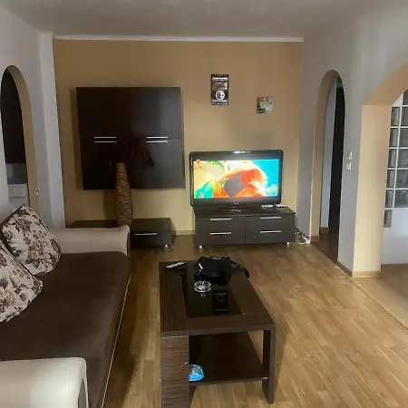 Doua Centru Vechi - Parcare Privata Gratuita La Minimum 3 Nopti!! Free Private Parking For Minimum 3 Nights Craiova