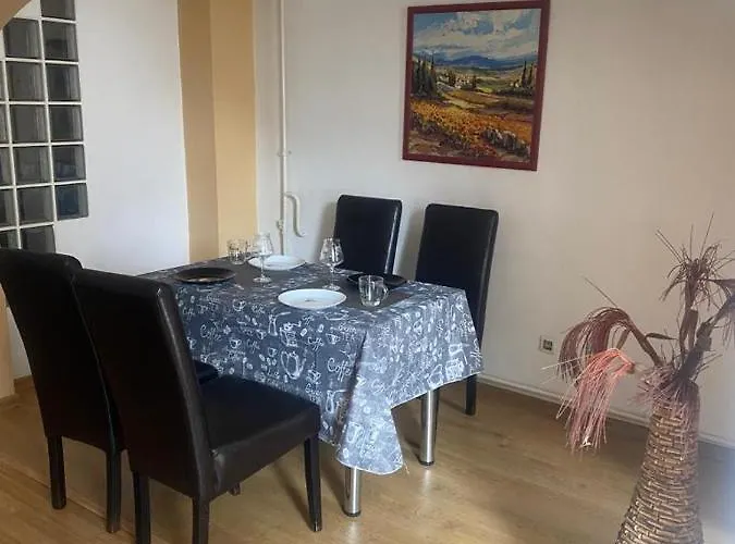 Doua Centru Vechi - Parcare Privata Gratuita La Minimum 3 Nopti!! Free Private Parking For Minimum 3 Nights * Крайова